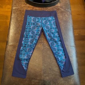 Patterned fabletics legging size small